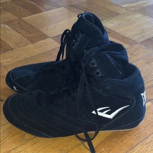 Black Everlast boxing shoes